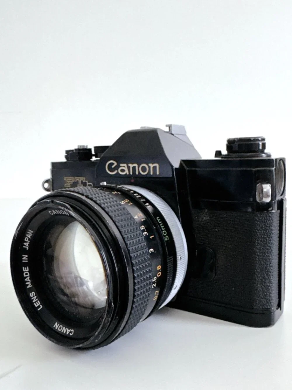 VTG BLACK CANON FTB QL 35MM FILM SLR CAMERA WITH CANON LENS FD 50MM JAPAN